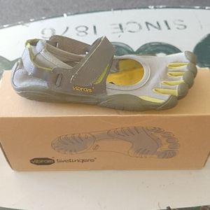 Women's Vibram five-finger shoes